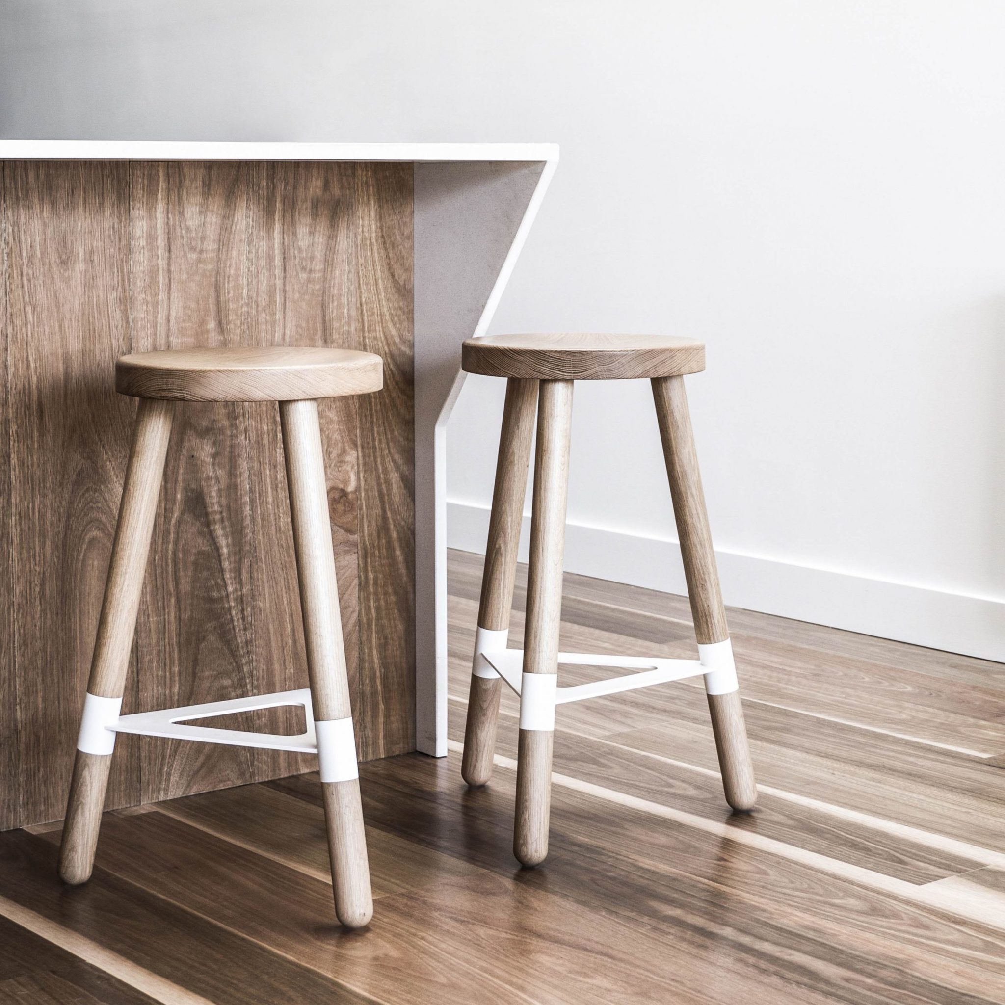 Kin Design Connect Bar Stool Raw Look White, How To Order Bar Stools