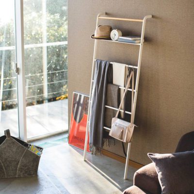 Leaning shelf or ladder for bags, clothes, hats and accessories