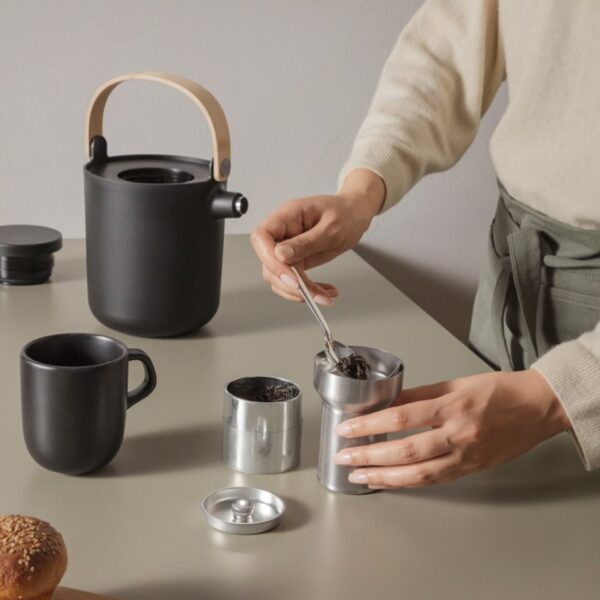 EVA SOLO Nordic Kitchen Tea Vacuum Jug, Black