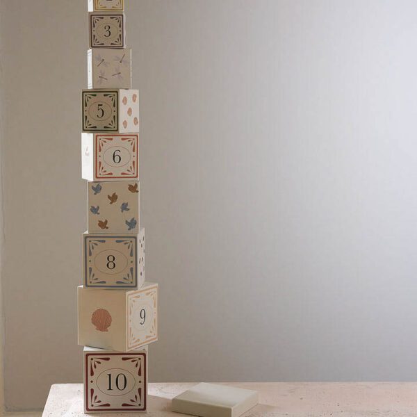 10 pieces of paper card numbers stacking boxes.