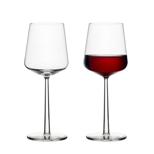 Set of 2 mouth-blown Rocks red wine glasses by Zone Denmark.