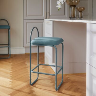 Studio lighting, perspective view of a stool in a kitchen