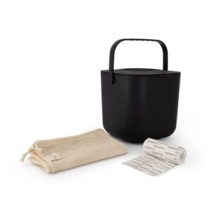 Studio lighting, perspective view of a compost bin with handle.
