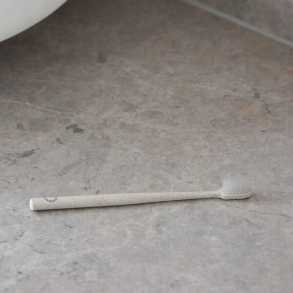 DESIGNSTUFF Wheatstraw Toothbrush, Sand
