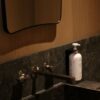 DESIGNSTUFF Lockable Soap Dispenser Holder, Single 500ml, Black